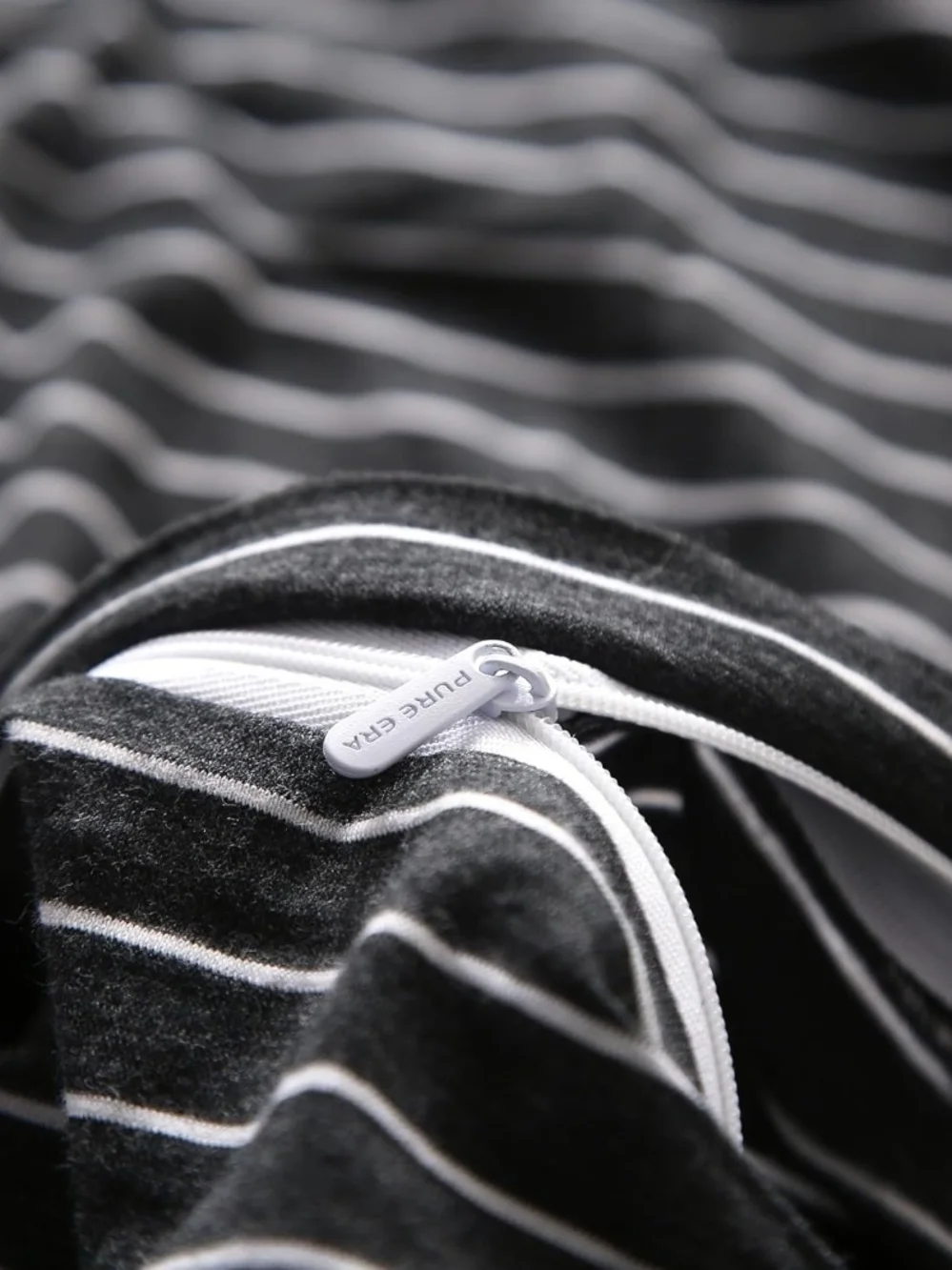 Jersey Knit Duvet Cover Black & White Pinstripe Queen NIB